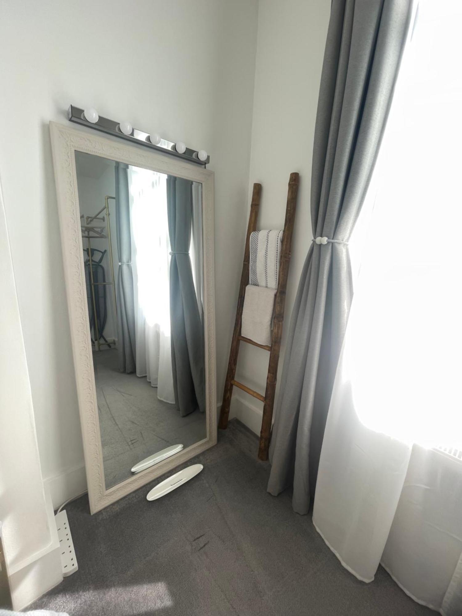 Queen Bedroom In Maida Vale Londres Exterior foto